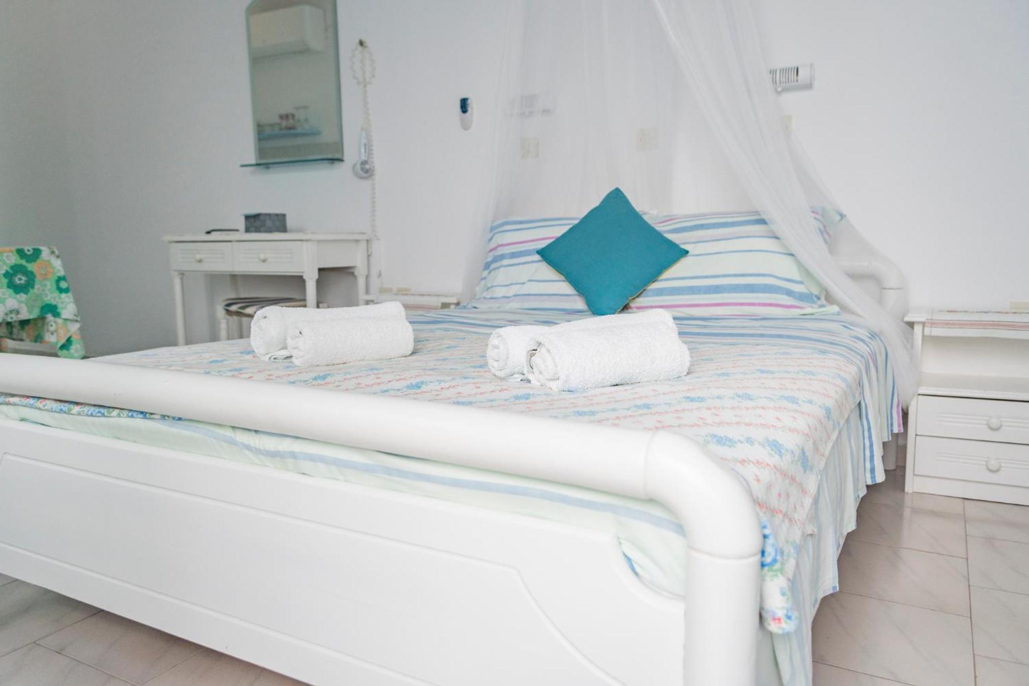 Paroscarmel Studio-Apartment Logaras Exterior photo